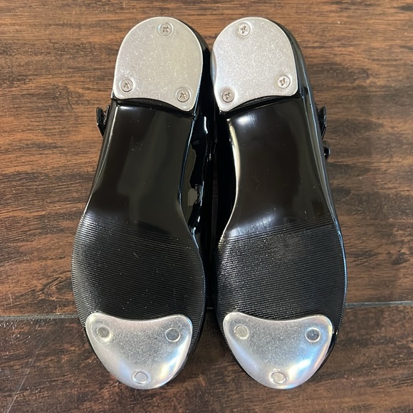 Spotlights Tap Shoes - Picture 3 of 5